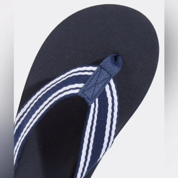 NWT vineyard vines Heritage Foam Flip Flops in nautical navy - Picture 7 of 7